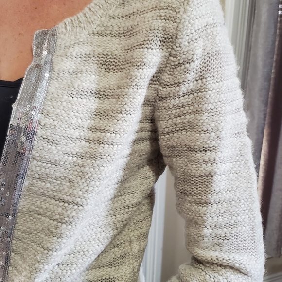 Banana Republic Cardigan - Picture 2 of 5